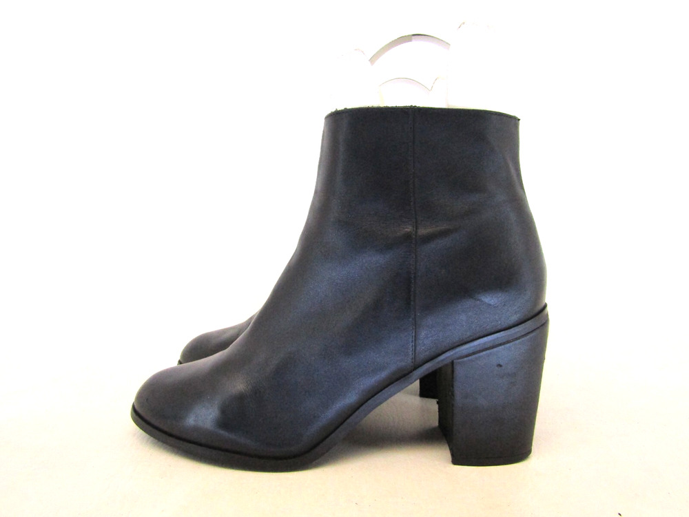 Seychelles Womens Size 10 M Black Leather Ankle Fashion Boots Bootie